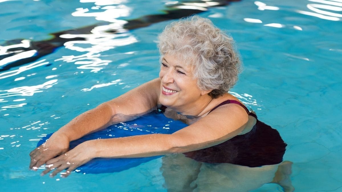 Après 50 ans fini le jogging, "il y a mieux et moins fatiguant" révèle Mika coach sportif privé